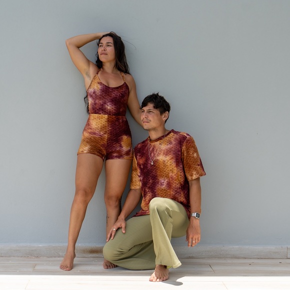 Basic Shirt - Picture 2 of 2